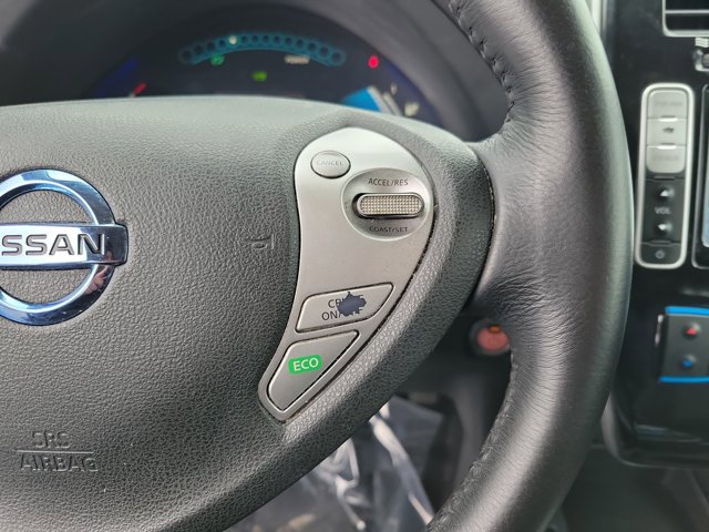 Used 2015 Nissan Leaf SL w/ Premium Package image 22