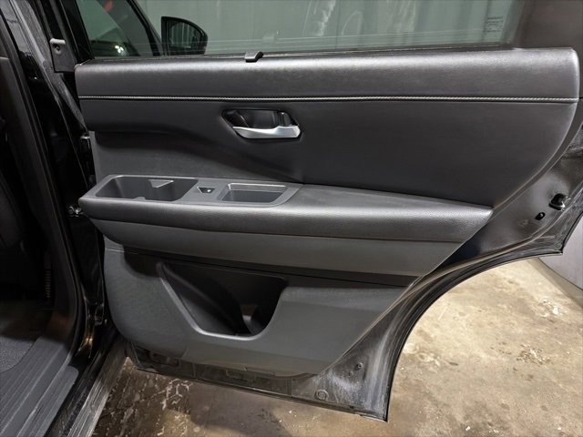 Used 2025 Nissan Pathfinder SL image 18