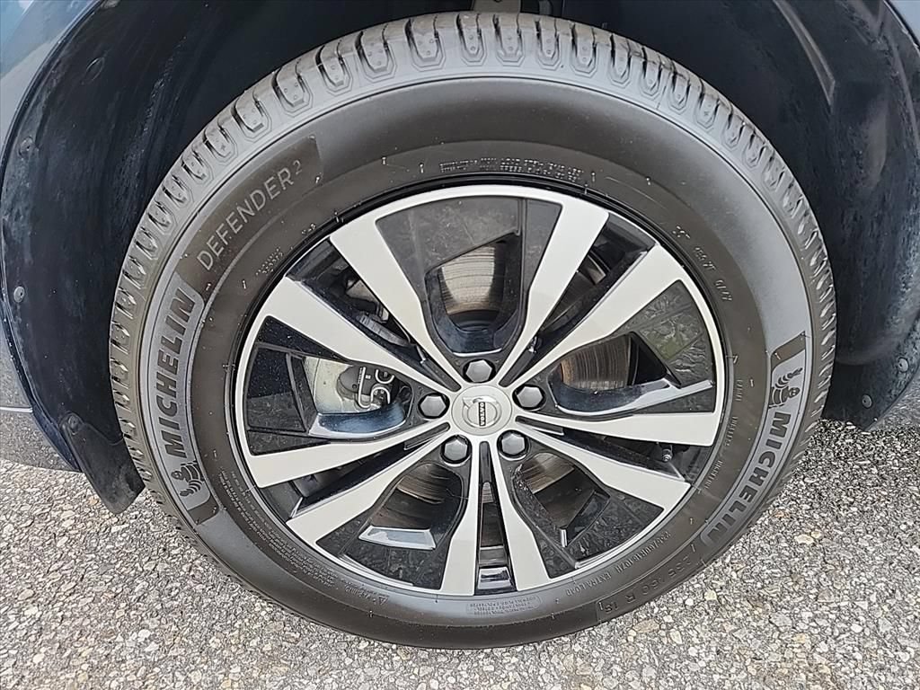 Certified 2025 Volvo XC60 T8 Core AWD/4WD image 9