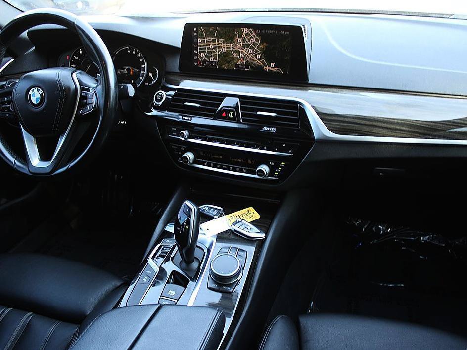 Used 2019 BMW 530e w/ Convenience Package RWD image 18