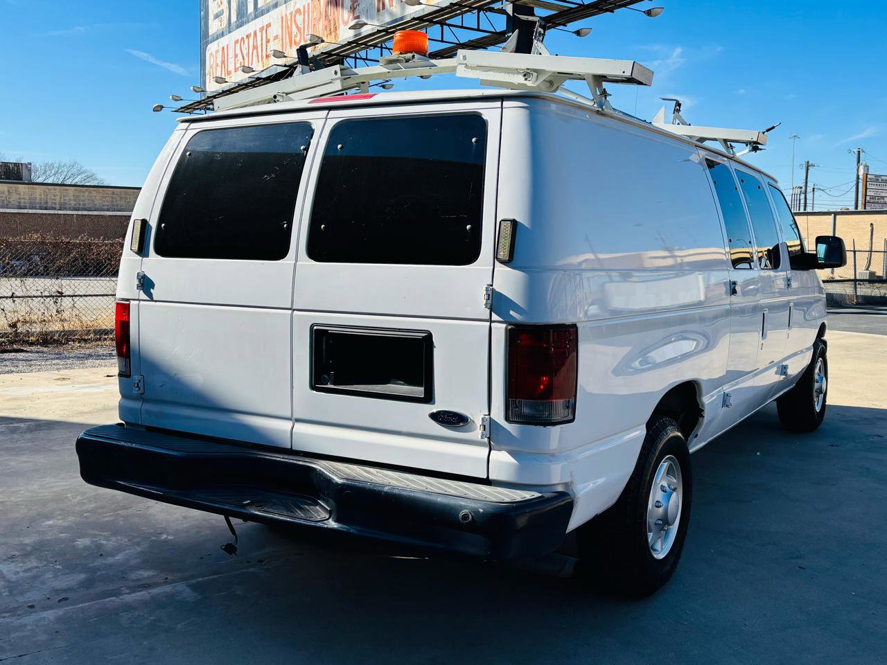 Used 2011 Ford E-250 and Econoline 250 E250 VAN w/ PWR Group image 4