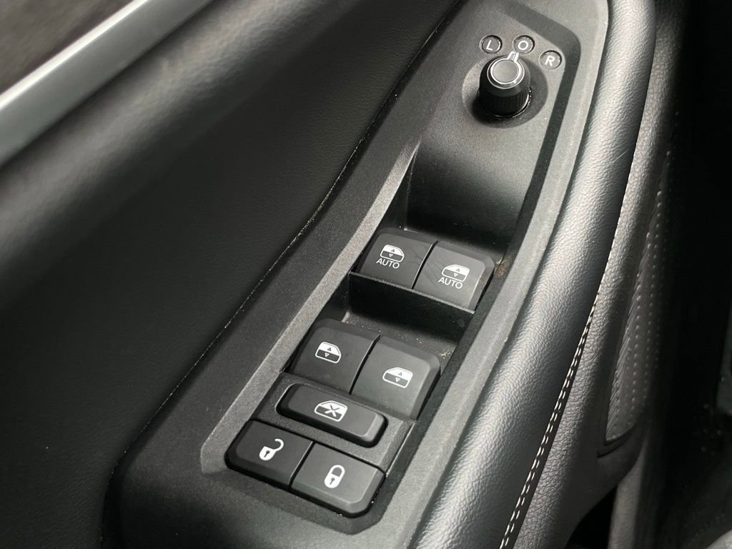 Used 2024 Jeep Grand Cherokee L Limited w/ Luxury Tech Group II AWD/4WD image 11