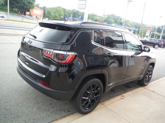 New 2026 Jeep Compass Latitude AWD/4WD image 9