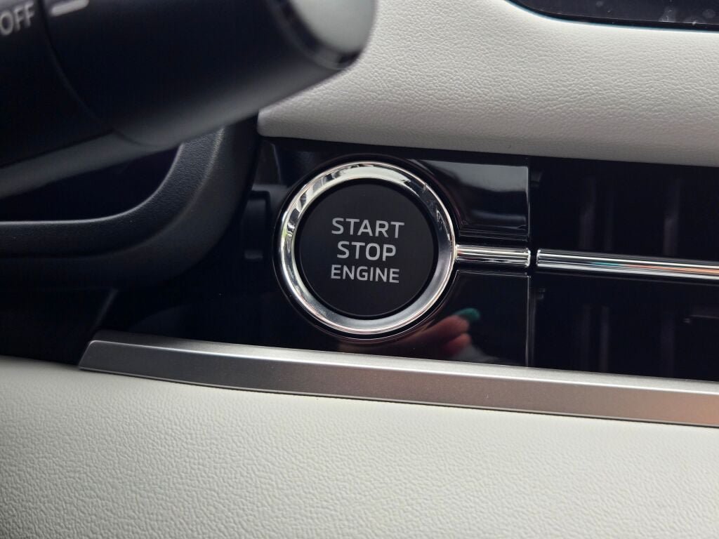 New 2026 Mitsubishi Outlander SE AWD/4WD image 23