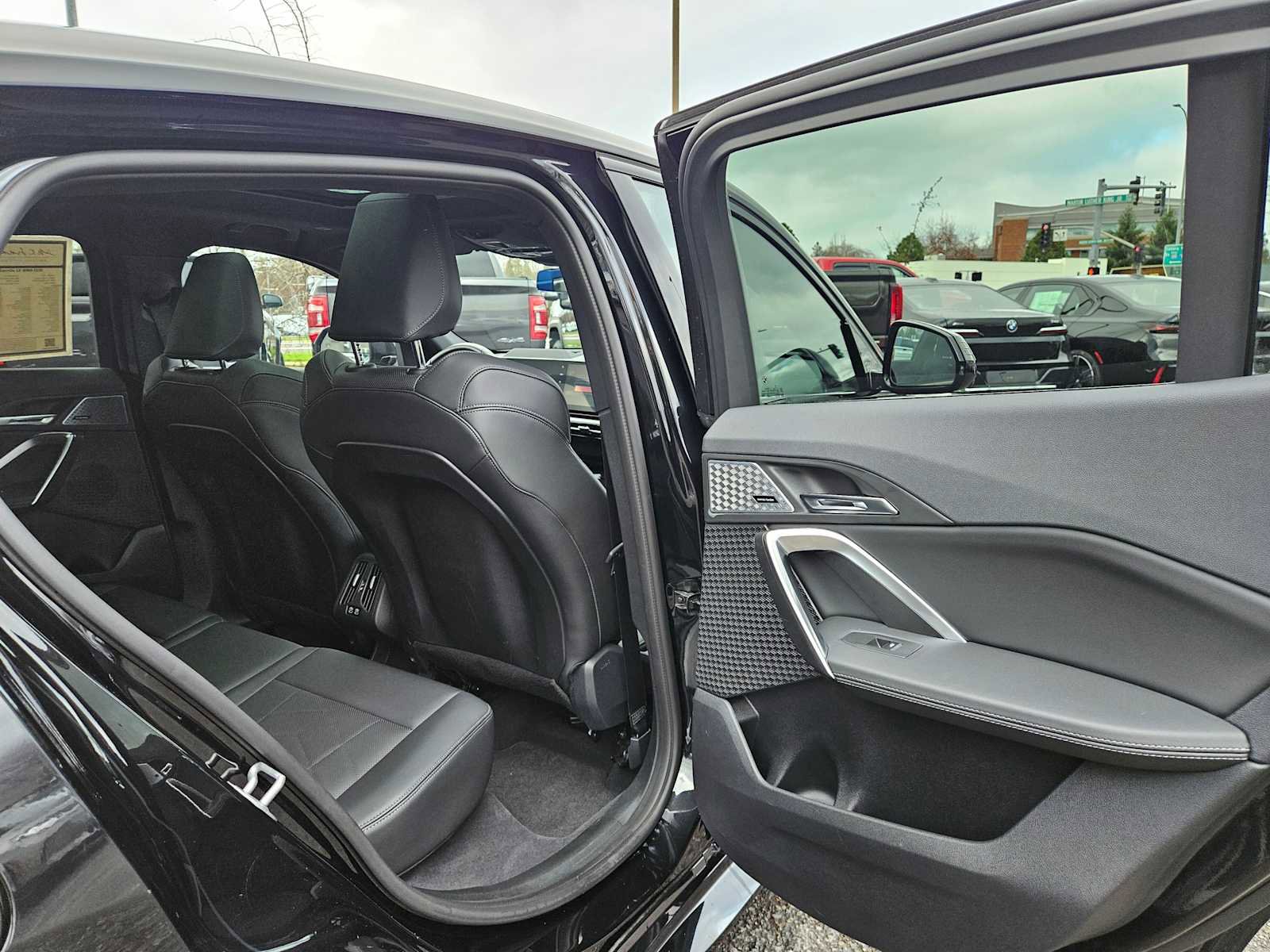 Used 2025 BMW X2 xDrive28i w/ Premium Package image 14