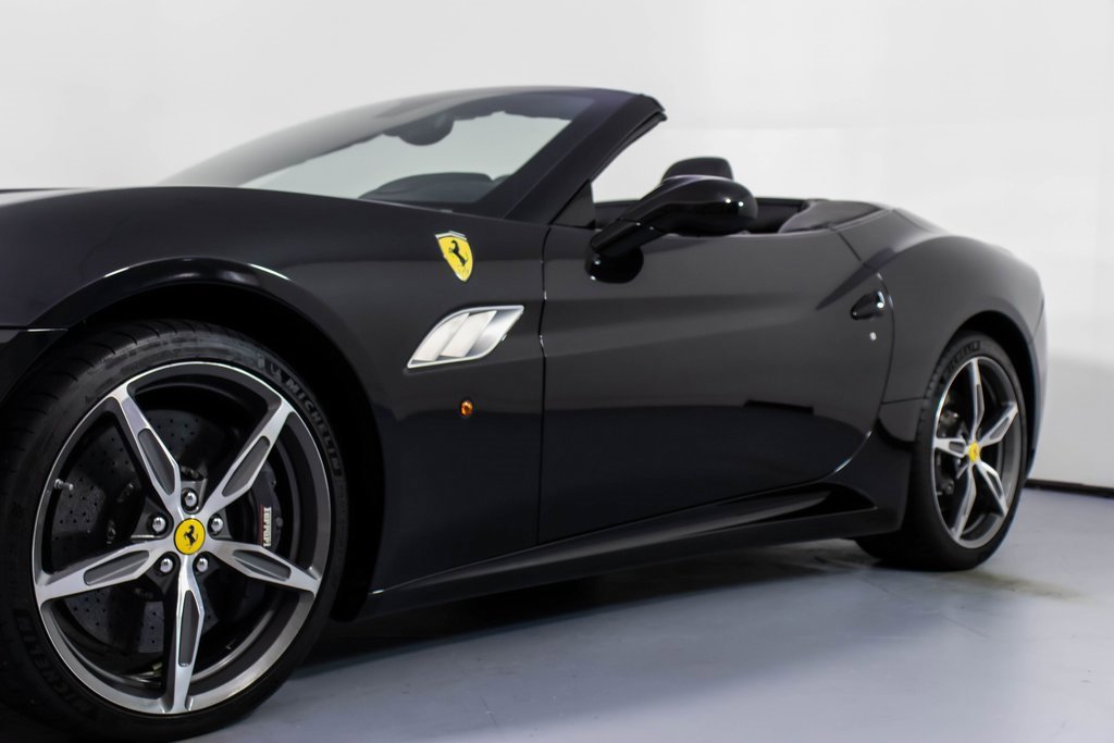 Used 2014 Ferrari California image 30