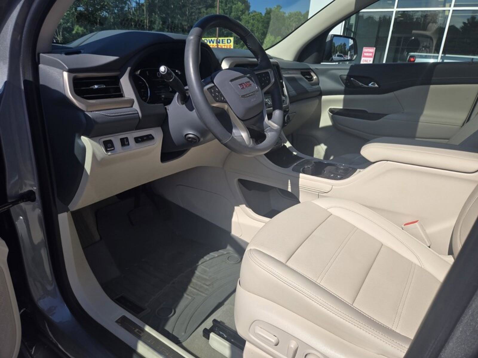 Used 2023 GMC Acadia Denali w/ Denali Ultimate Package FWD image 21