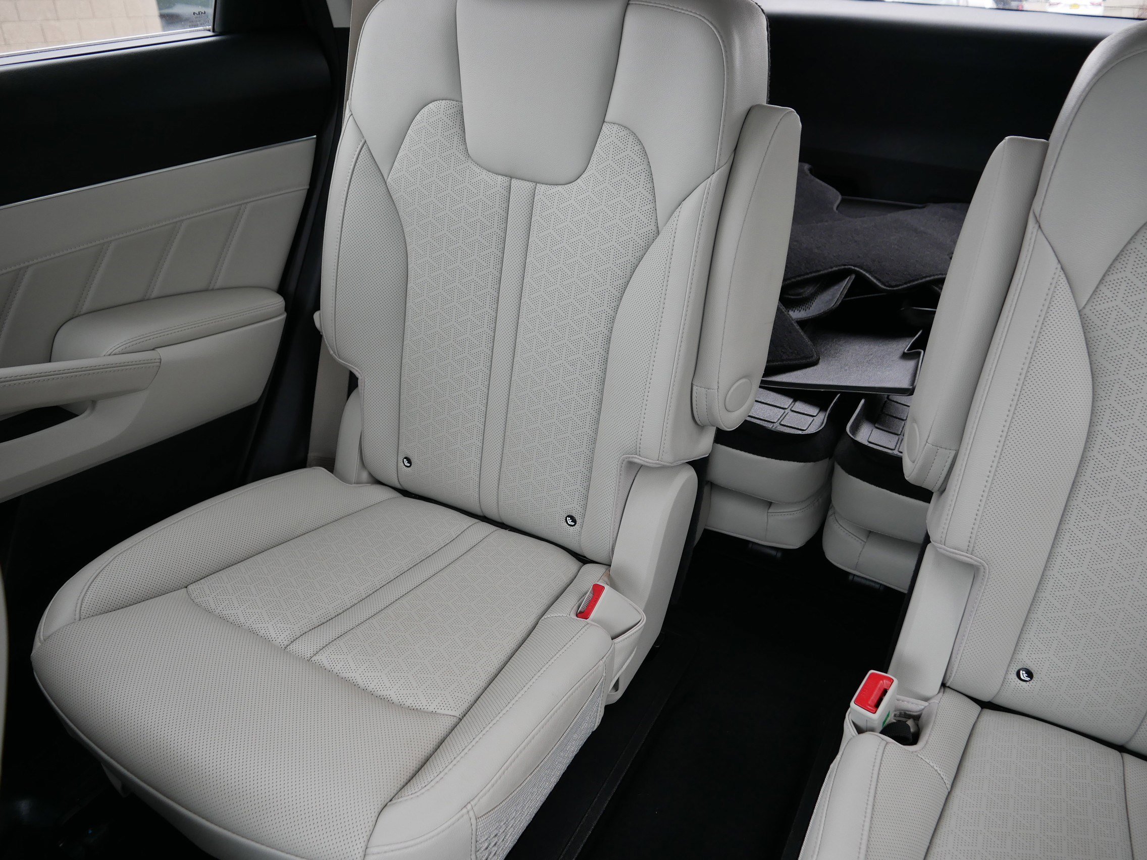 Certified 2023 Kia Sorento SX Prestige AWD/4WD image 12