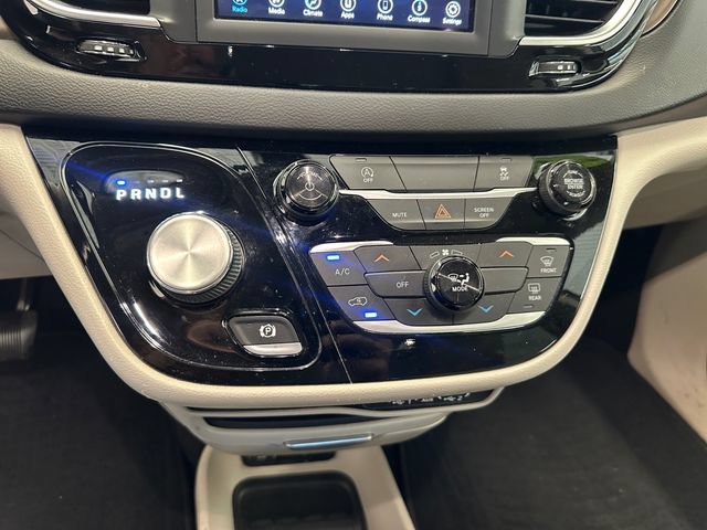 Used 2021 Chrysler Voyager Lxi FWD image 27