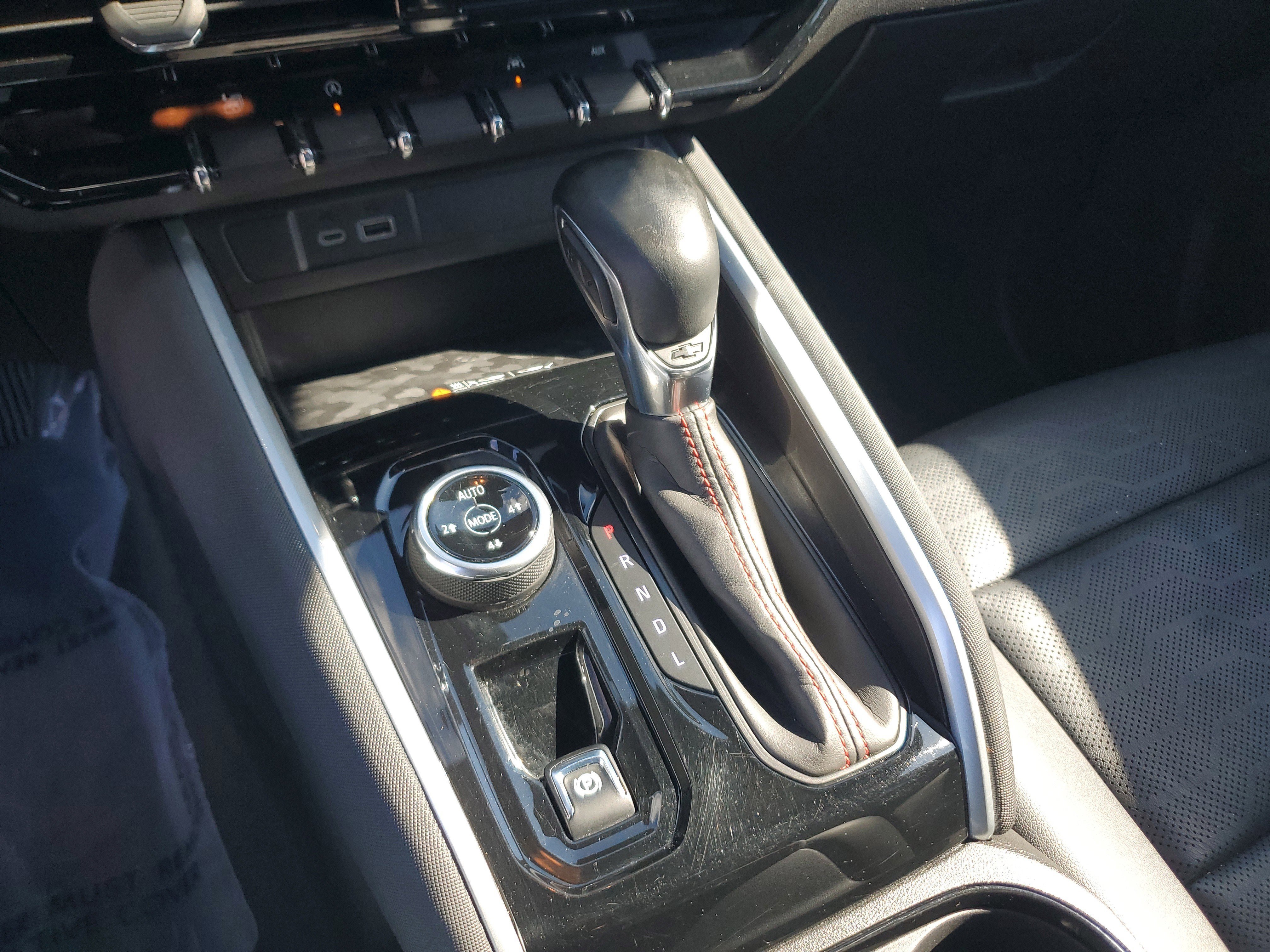 Used 2023 Chevrolet Colorado Z71 w/ Z71 Convenience Package 2 image 24