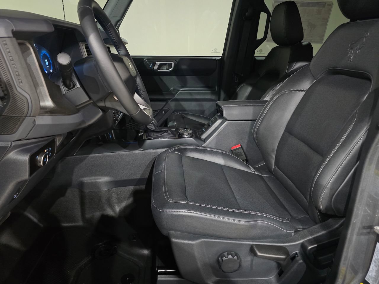 New 2025 Ford Bronco Badlands w/ Sasquatch Package AWD/4WD image 17