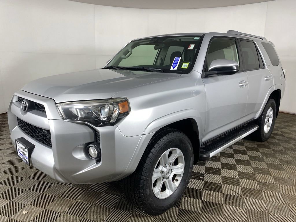 Used 2016 Toyota 4Runner SR5 AWD/4WD image 3