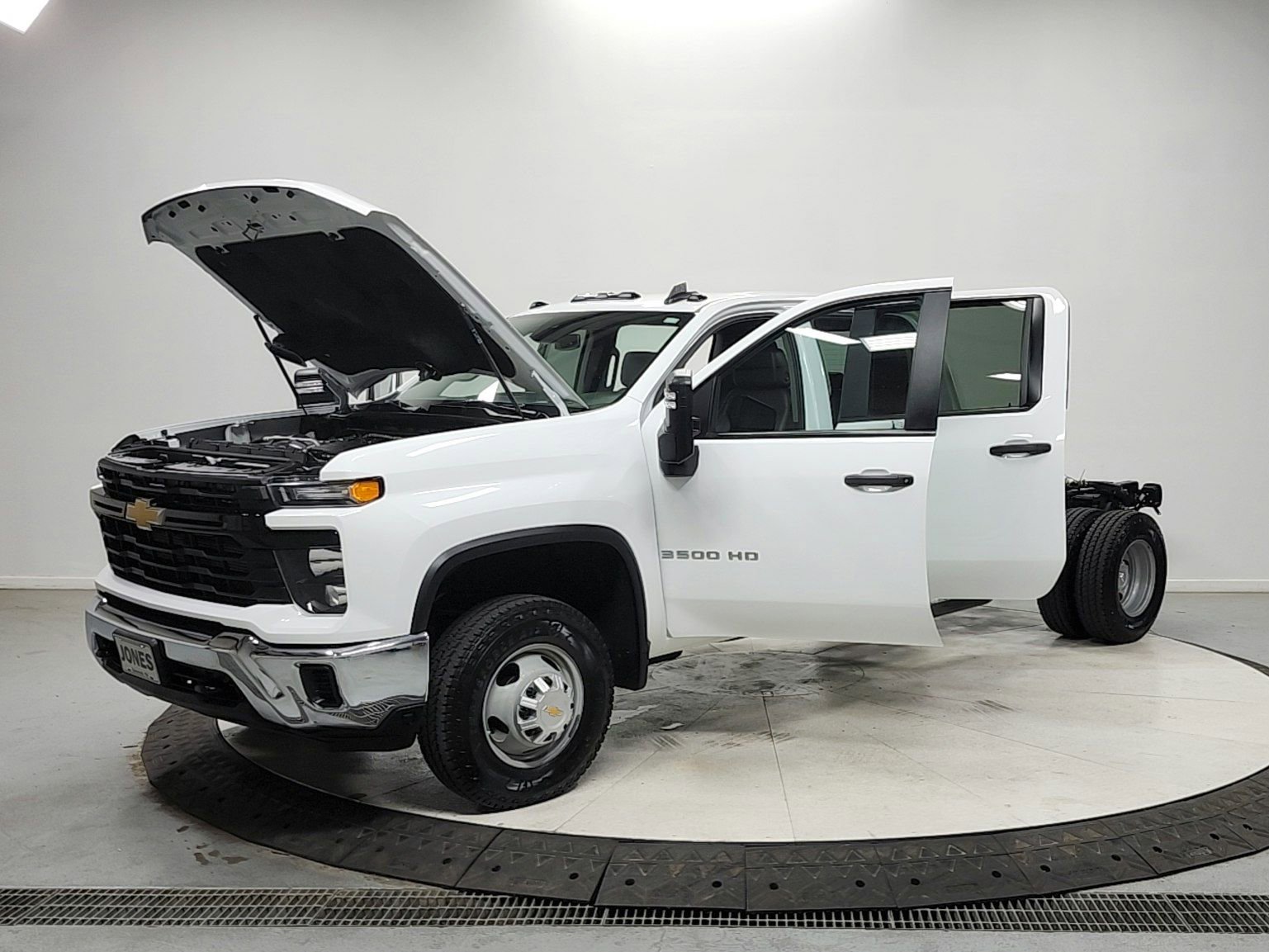 Used 2024 Chevrolet Silverado 3500 W/T w/ WT Convenience Package image 11