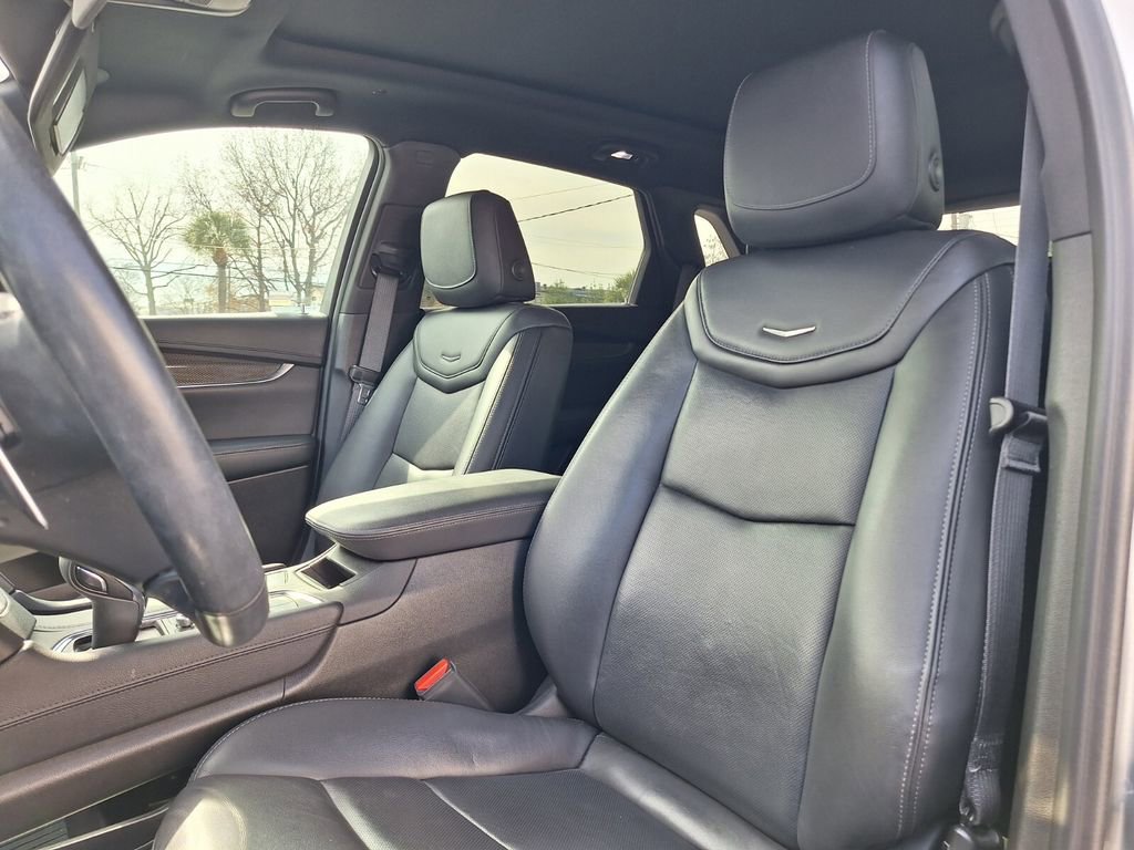 Used 2023 Cadillac XT5 Sportv w/ Technology Package image 22