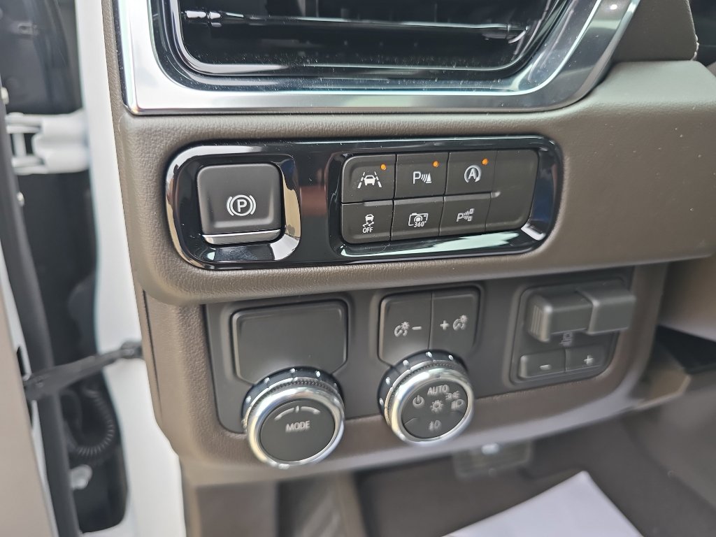 New 2026 GMC Yukon XL Elevation w/ Elevation Premium Package RWD image 25