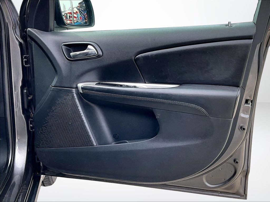Used 2019 Dodge Journey SE FWD image 25