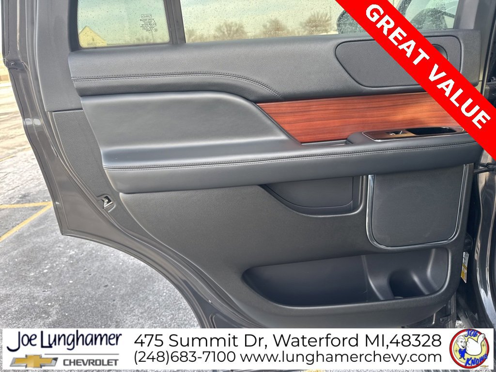 Used 2023 Lincoln Navigator Reserve image 13