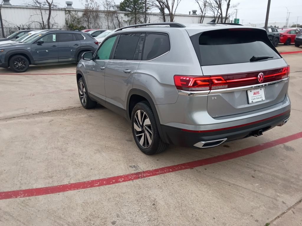 Used 2025 Volkswagen Atlas SE FWD image 12