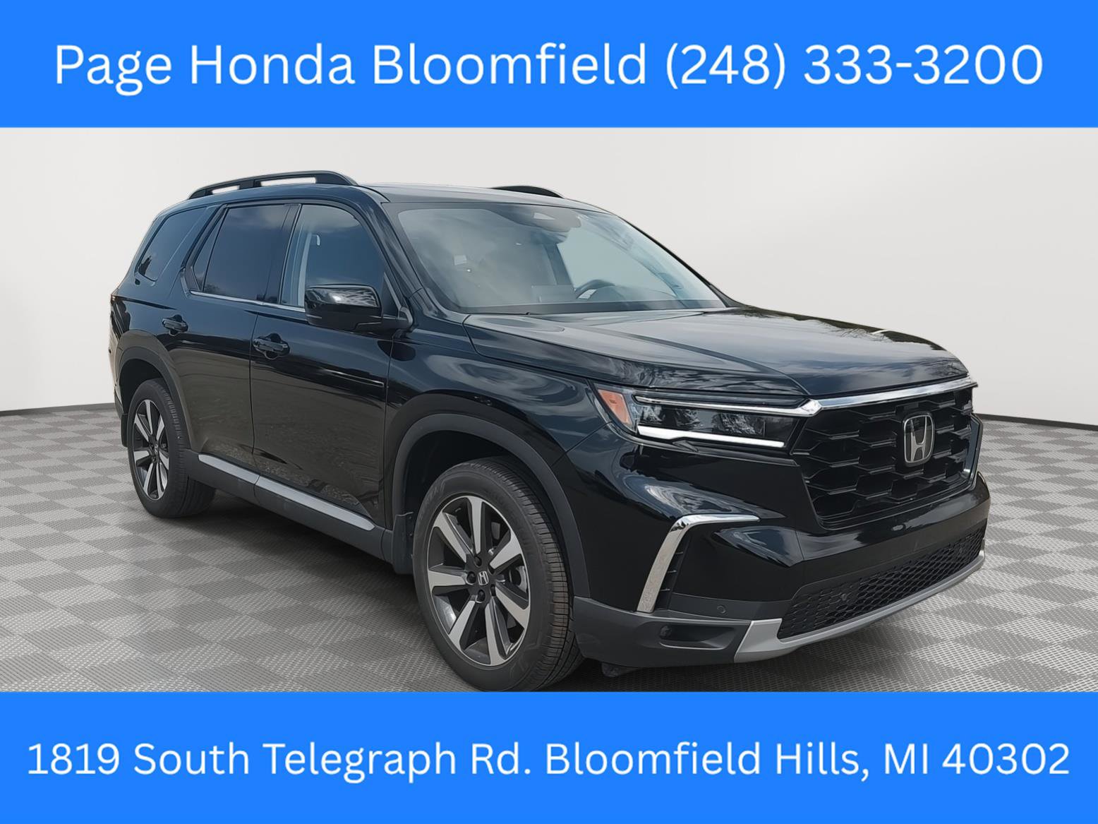 Used 2025 Honda Pilot Touring image 1