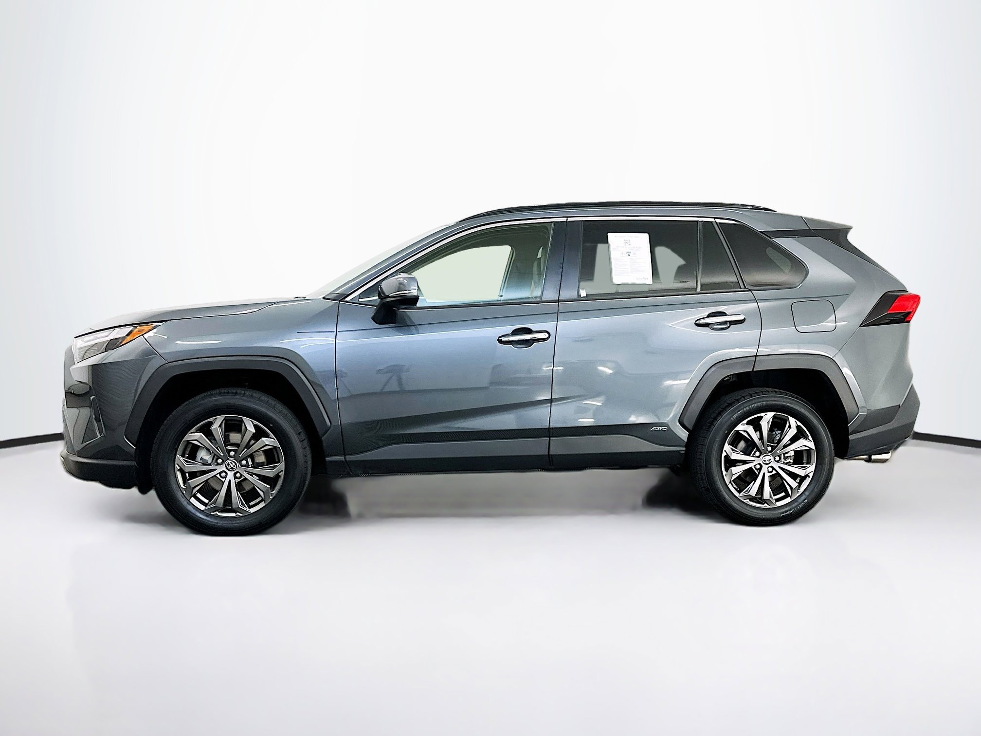 Used 2023 Toyota RAV4 Limited image 4