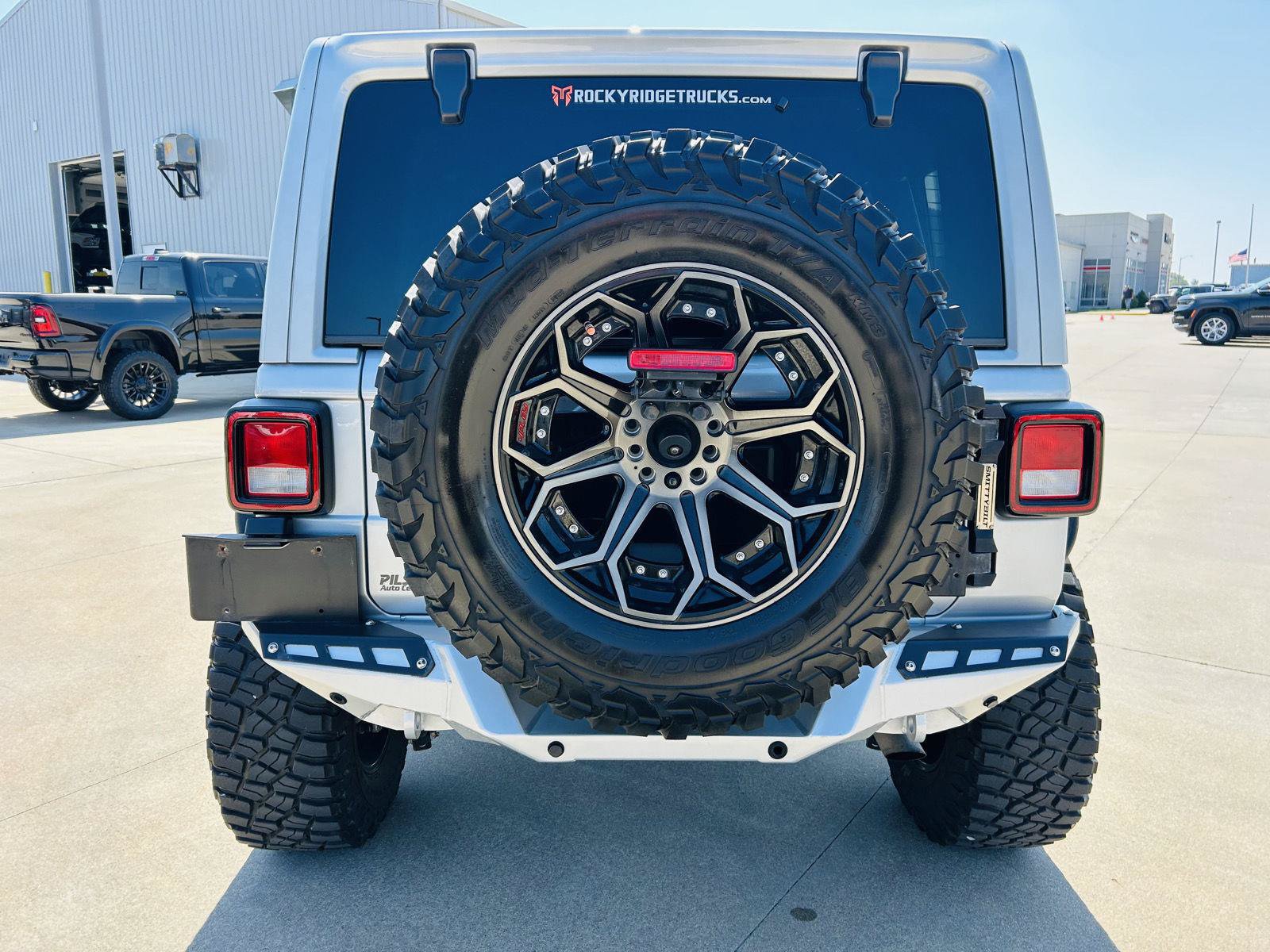 Used 2023 Jeep Wrangler Unlimited Sport w/ Sun And Sound Package AWD/4WD image 37