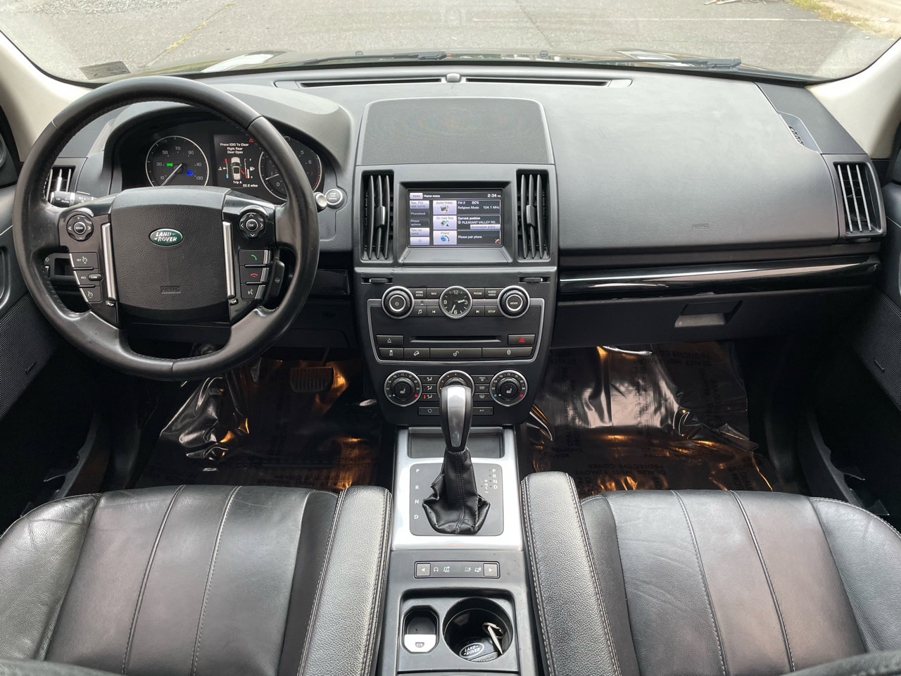 Used 2015 Land Rover LR2 HSE image 21