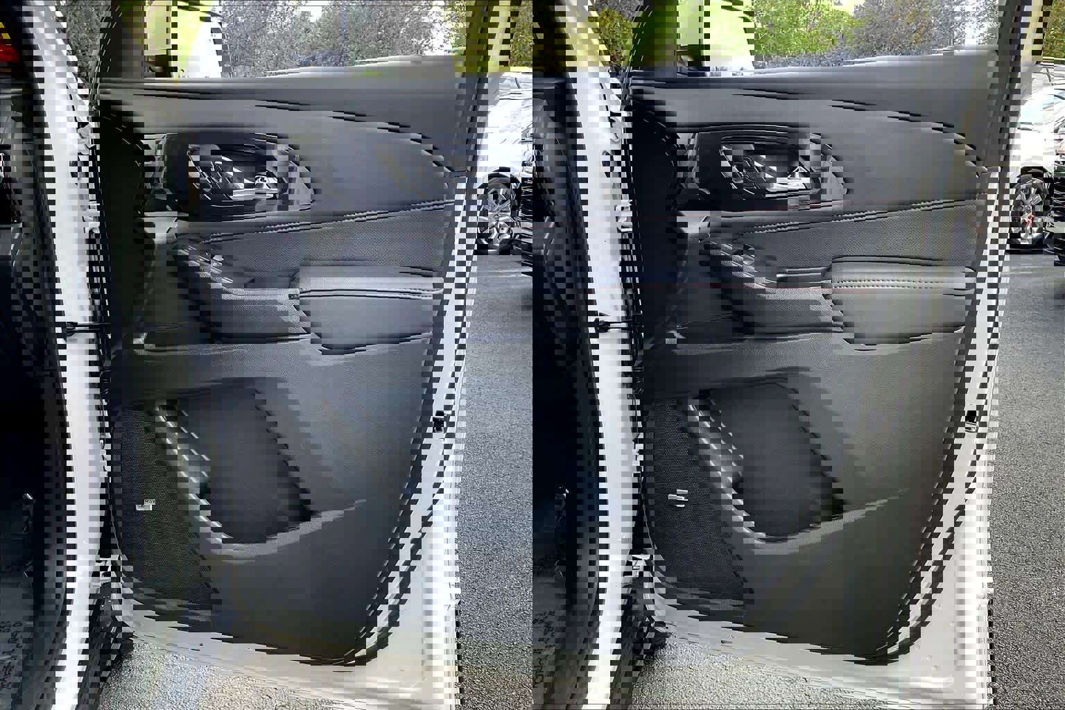 Certified 2023 Chevrolet Traverse RS FWD image 23