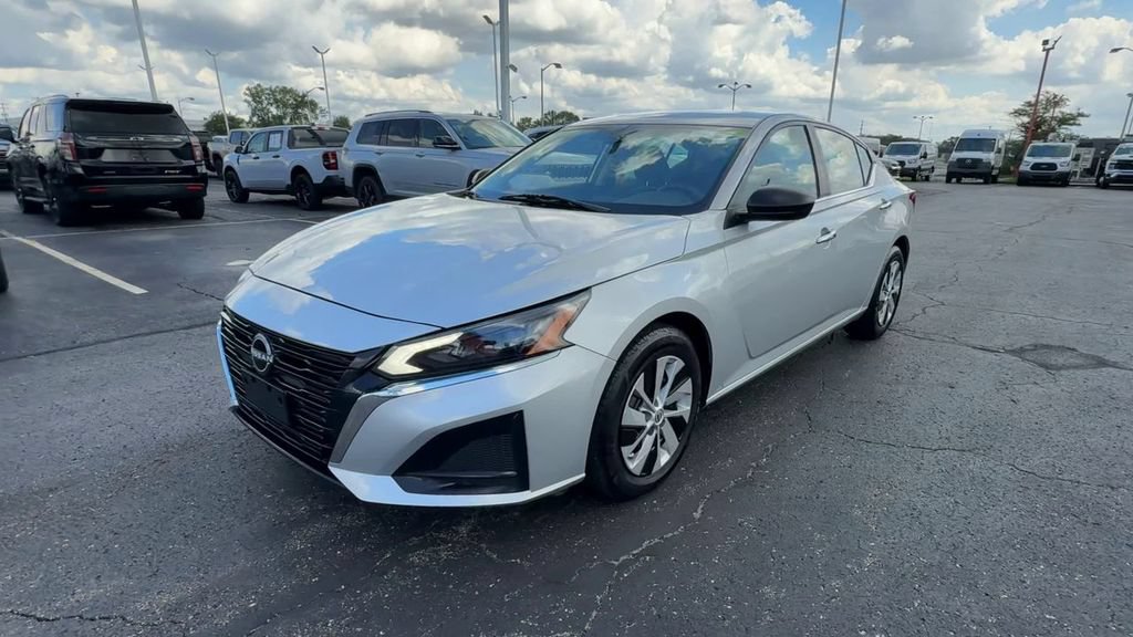Used 2024 Nissan Altima 2.5 S FWD image 4