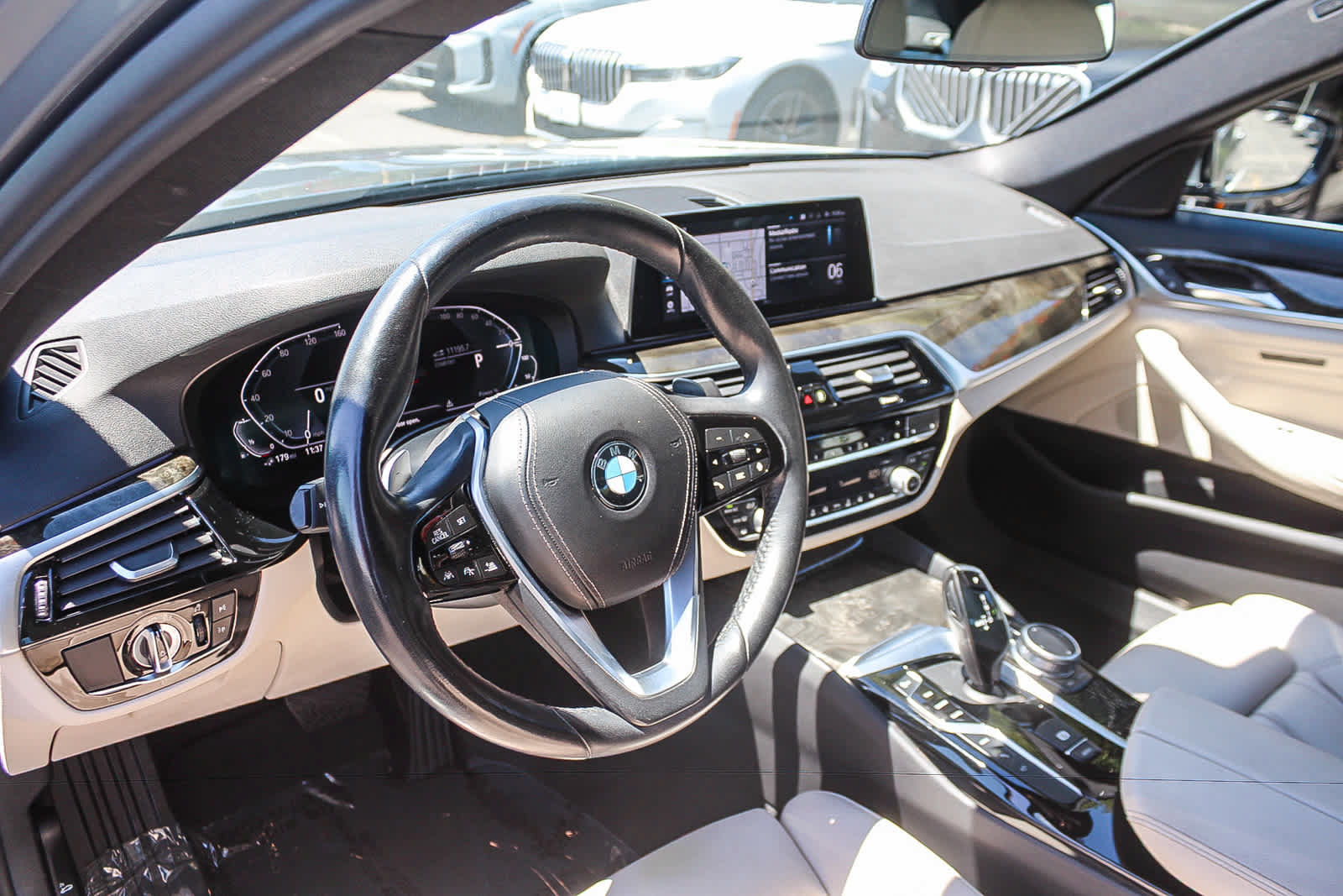 Used 2020 BMW 530e xDrive AWD/4WD image 16