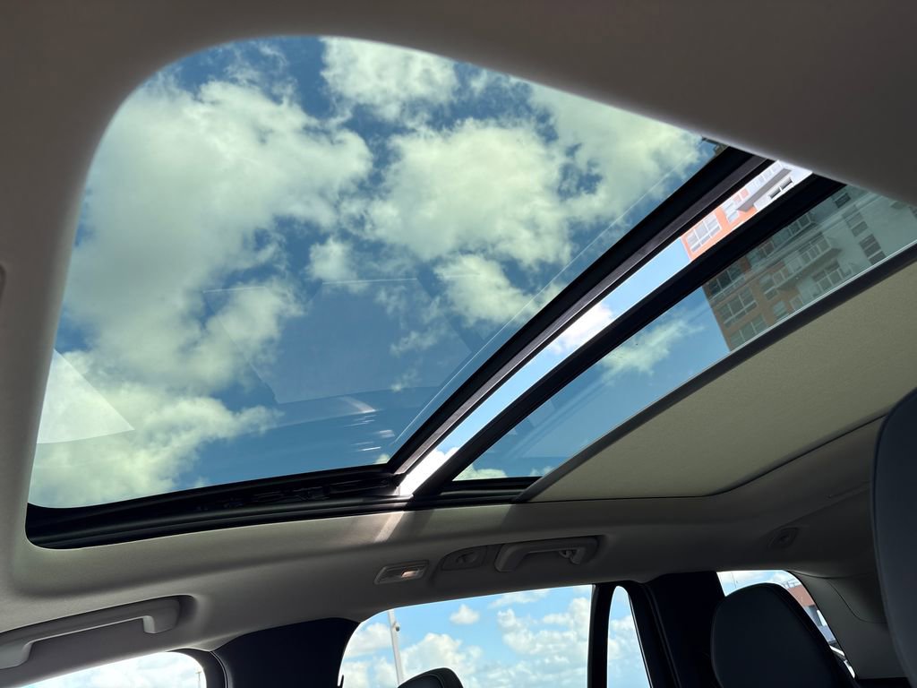 New 2026 Volvo XC90 T8 Core image 11