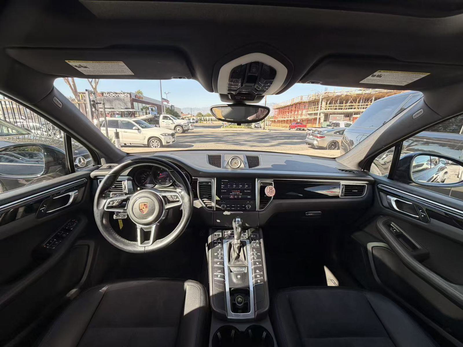 Used 2018 Porsche Macan AWD/4WD image 13