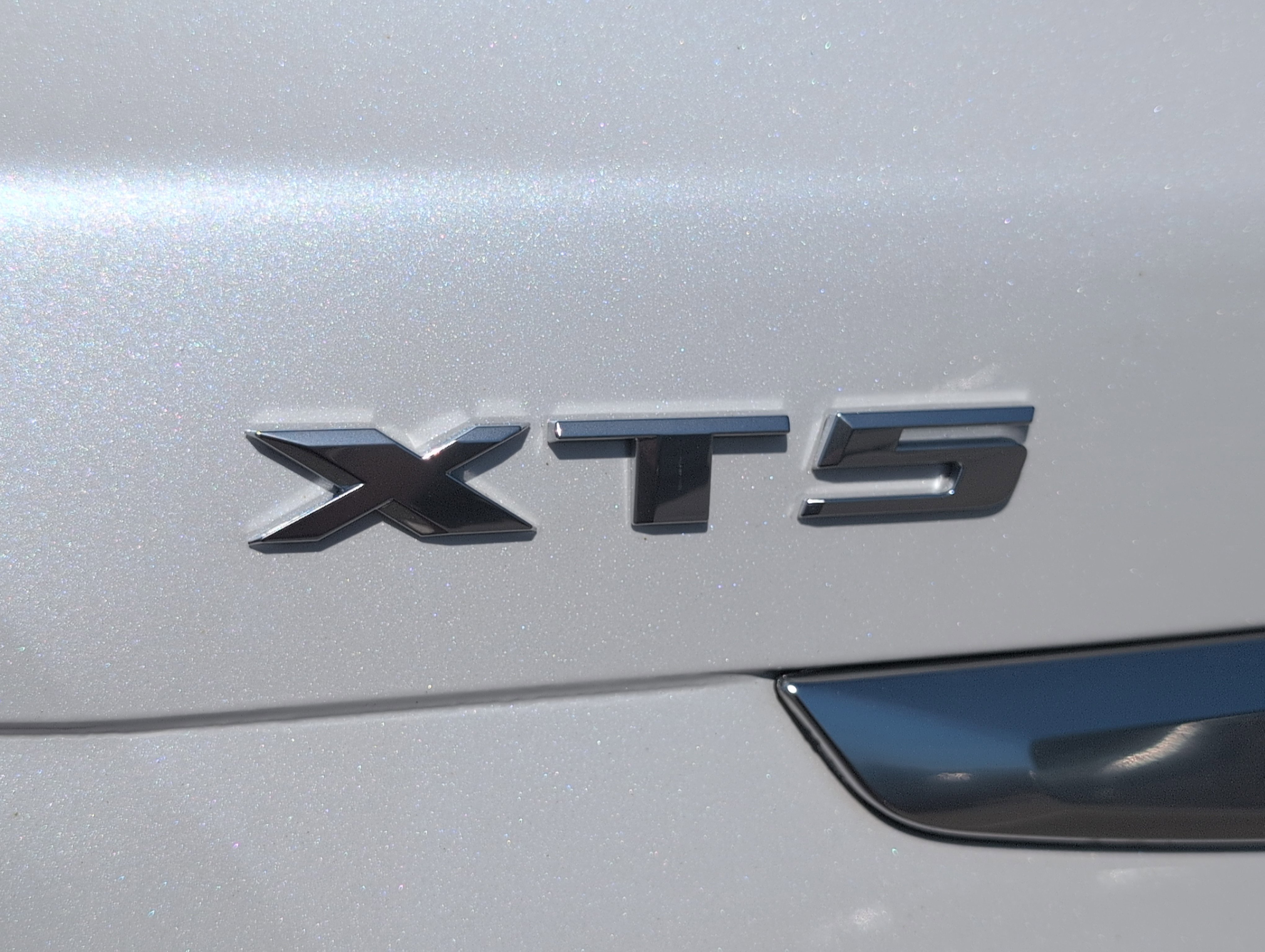 Certified 2022 Cadillac XT5 Premium Luxury FWD image 6