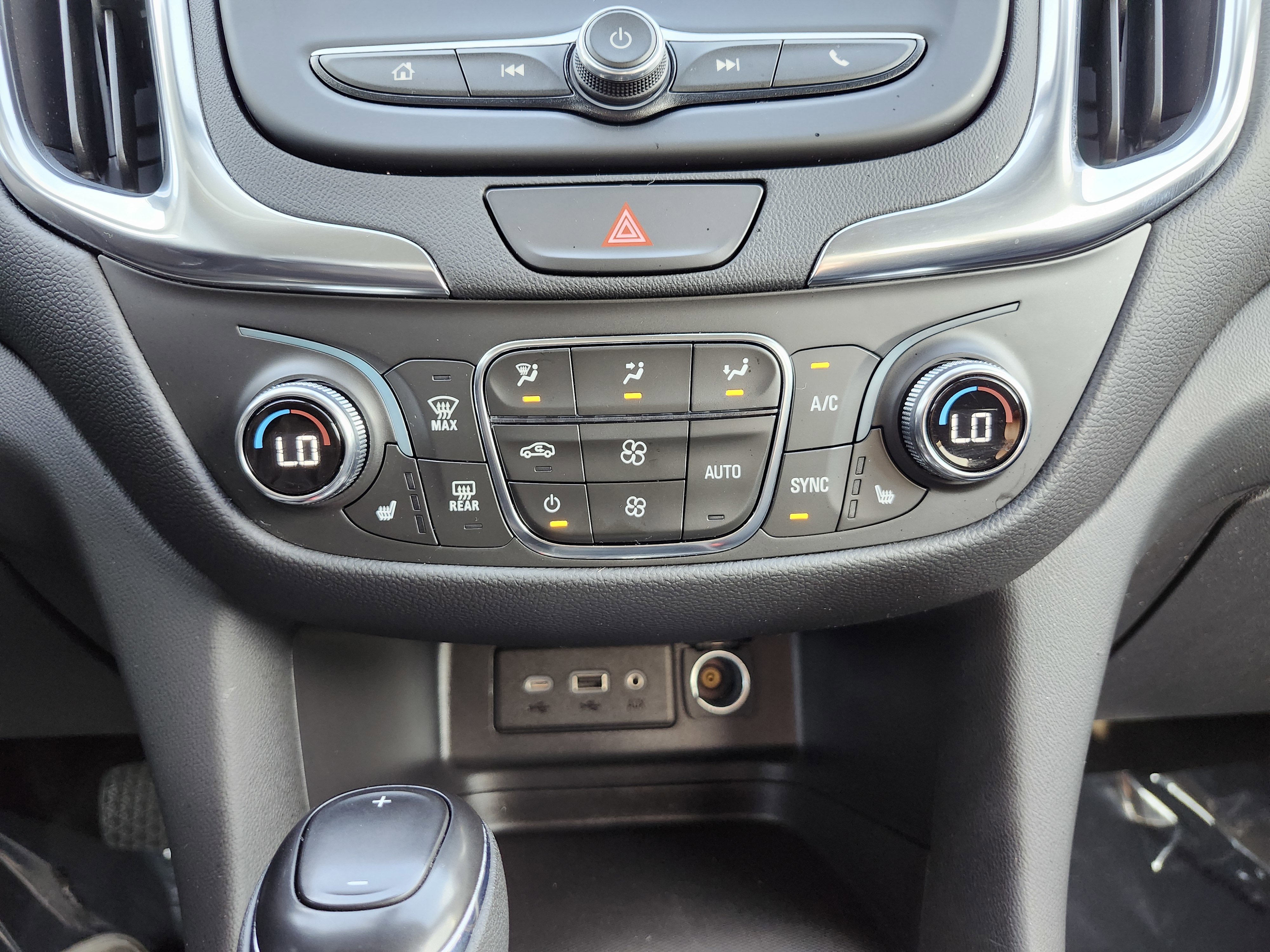 Used 2021 Chevrolet Equinox LT FWD image 33