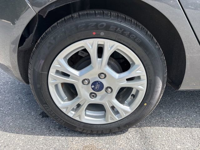 Used 2016 Ford Fiesta SE w/ Cold Weather Package FWD image 13