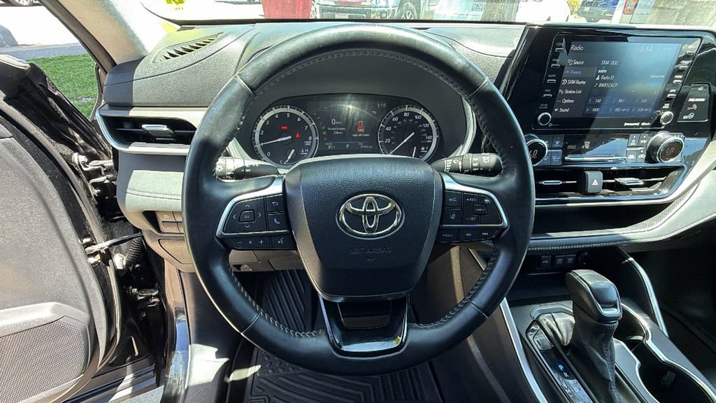 Used 2021 Toyota Highlander XLE FWD image 26