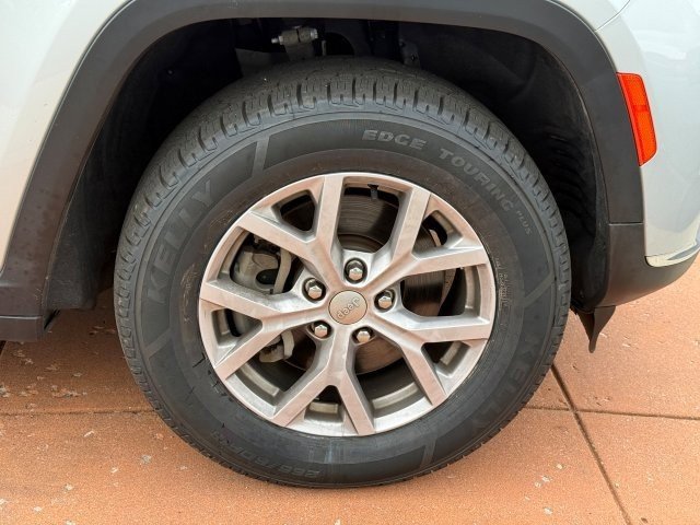 Used 2022 Jeep Grand Cherokee L Limited image 8