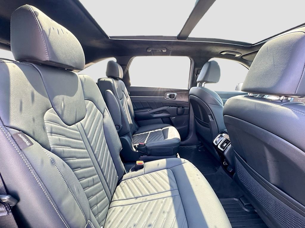 Certified 2025 Kia Sorento SX Prestige AWD/4WD image 33