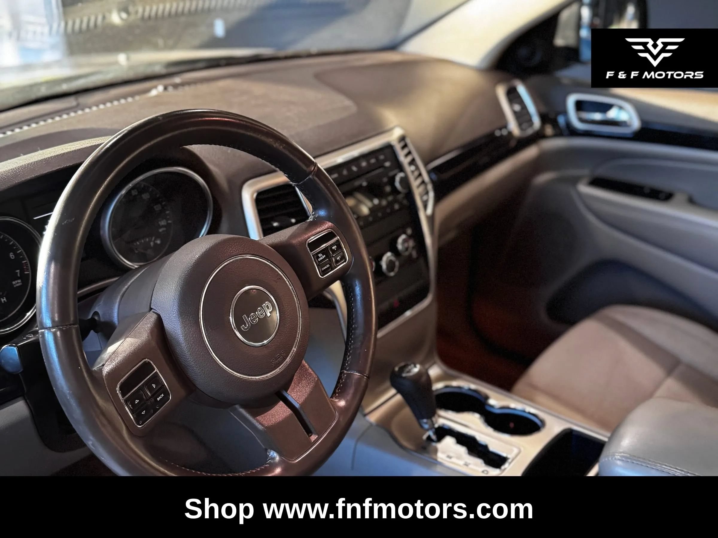 Used 2011 Jeep Grand Cherokee Laredo AWD/4WD image 8