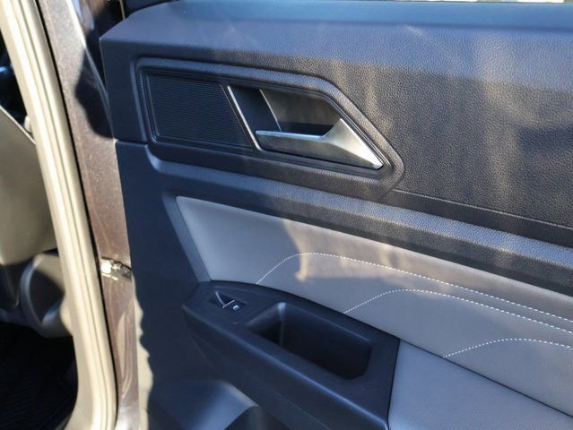 Used 2022 Volkswagen Atlas Cross Sport SEL R-Line image 14