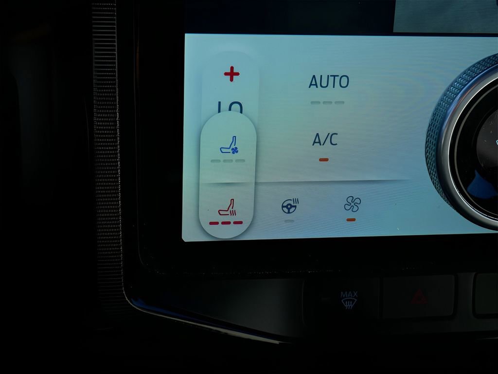 Used 2023 Ford F150 Lightning Platinum image 27