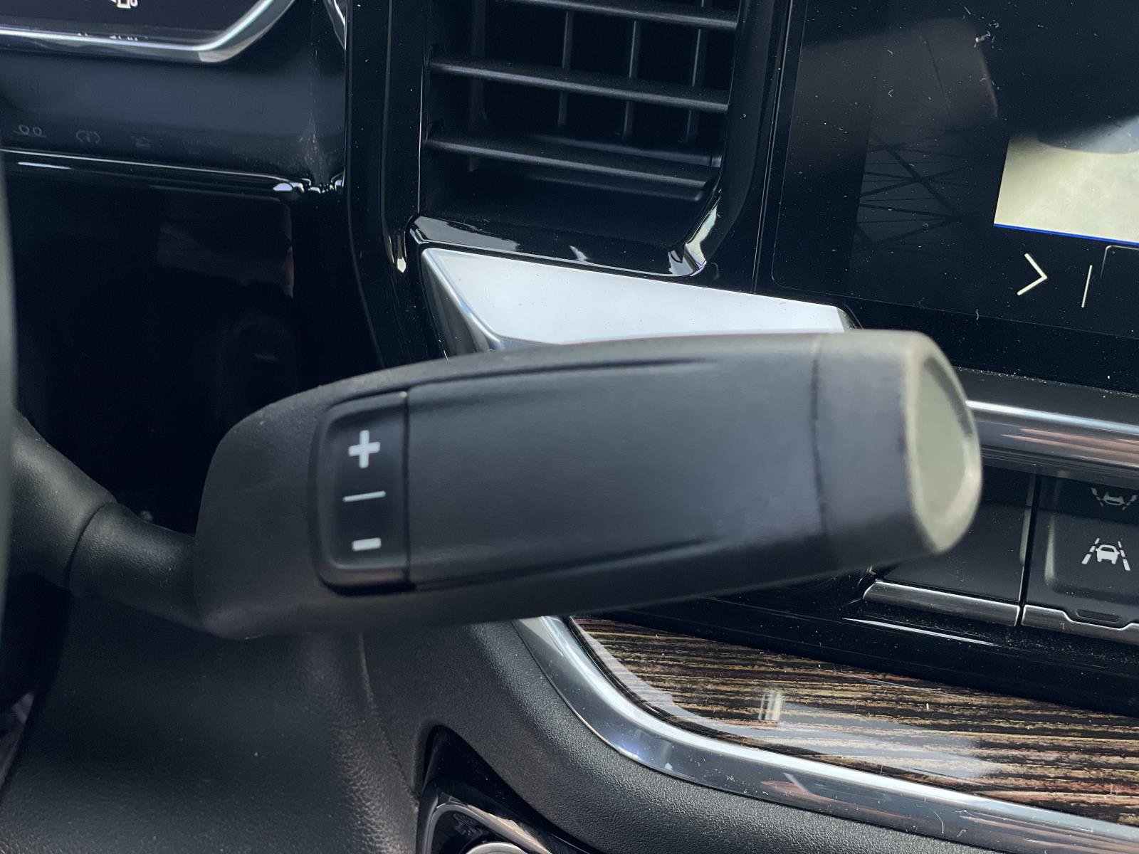 Used 2025 GMC Sierra 1500 SLE w/ Preferred Package image 20