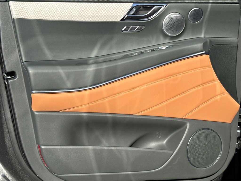 New 2025 Genesis GV80 2.5T Prestige image 10