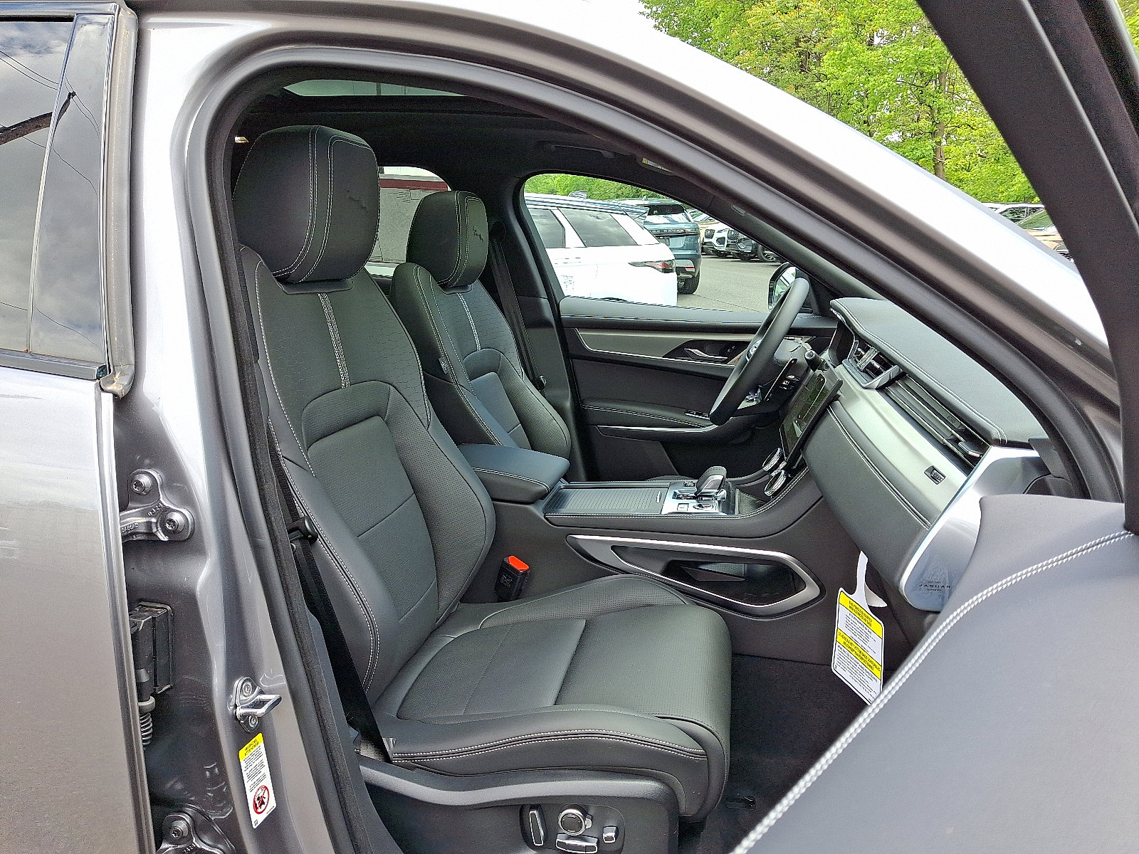 New 2026 Jaguar F-PACE R-Dynamic S image 3