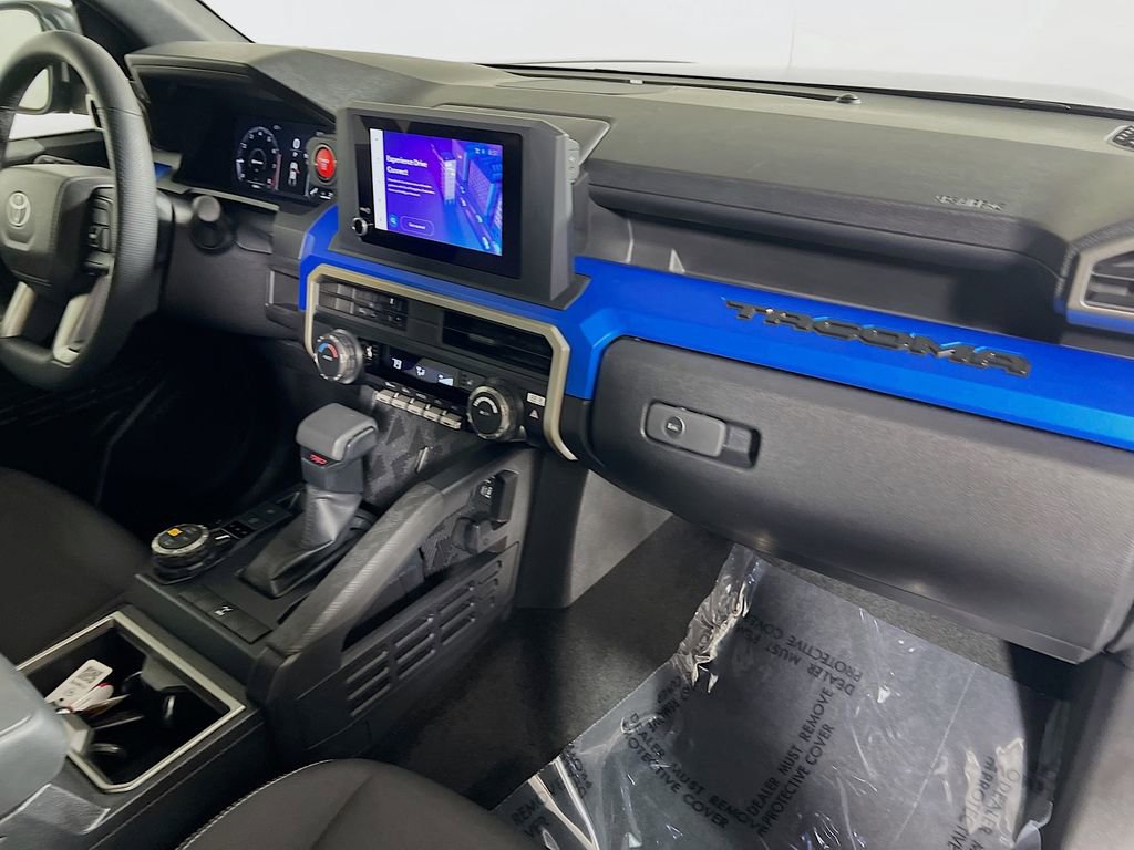 Certified 2025 Toyota Tacoma TRD Off-Road AWD/4WD image 26
