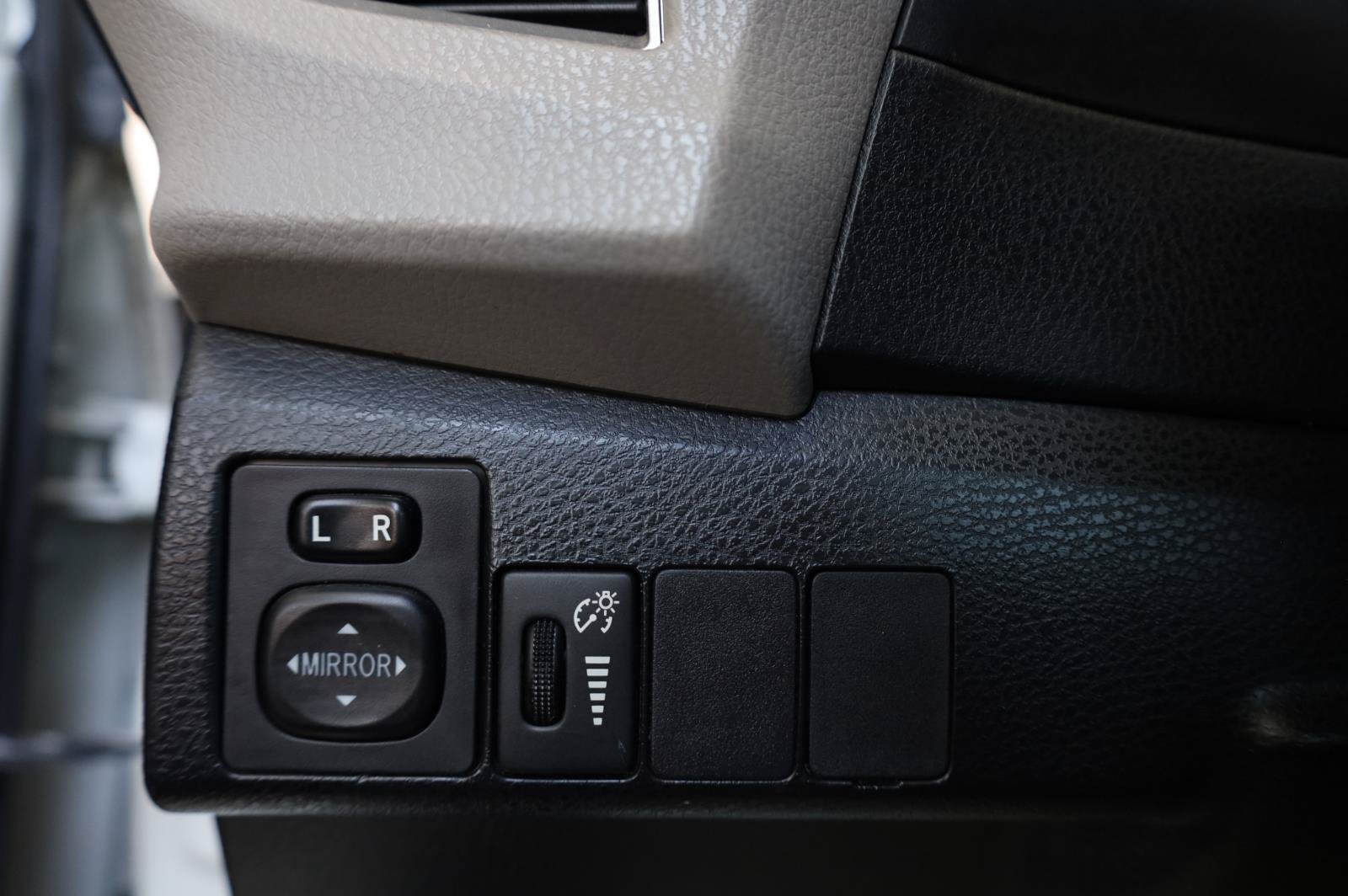 Used 2014 Toyota Corolla LE FWD image 37