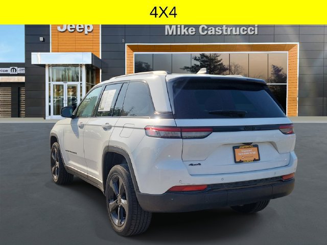 Used 2024 Jeep Grand Cherokee Altitude AWD/4WD image 6
