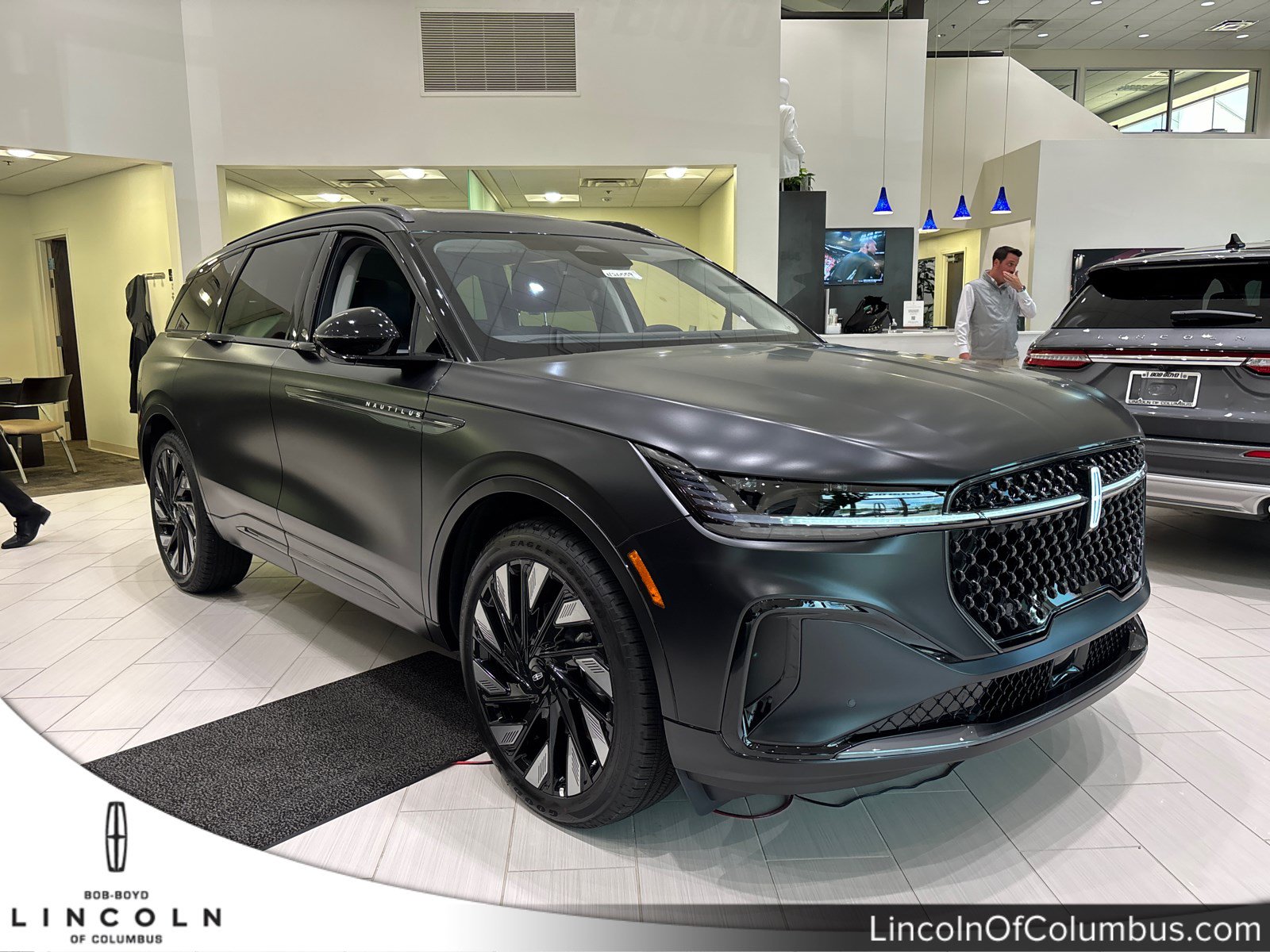 New 2026 Lincoln Nautilus Reserve w/ Jet Appearance Package AWD/4WD image 1