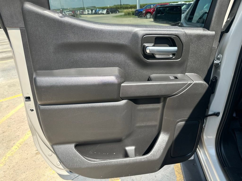 Used 2026 Chevrolet Silverado 1500 Custom Trail Boss w/ LPO, Dark Essentials Package AWD/4WD image 26