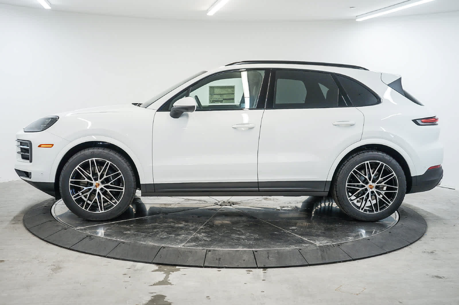 New 2026 Porsche Cayenne AWD/4WD image 2