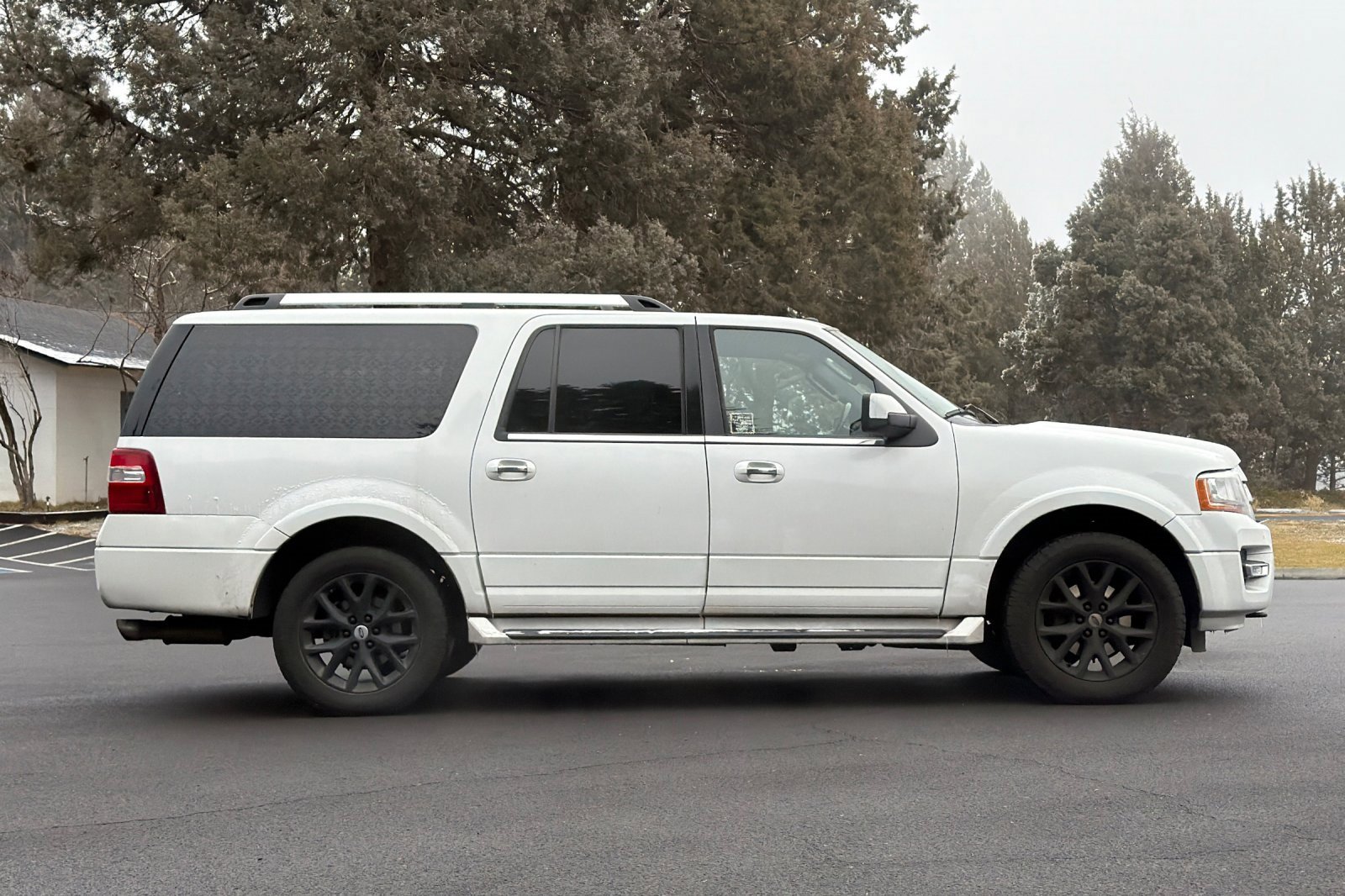 Used 2016 Ford Expedition EL Limited image 3